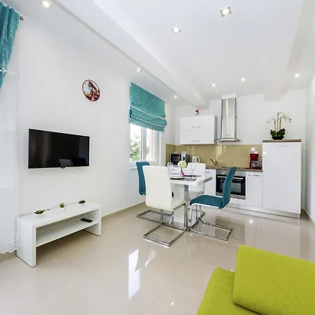 Apartamento Attractive In With Garden *
