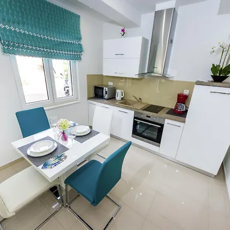 Attractive In With Garden Apartamento