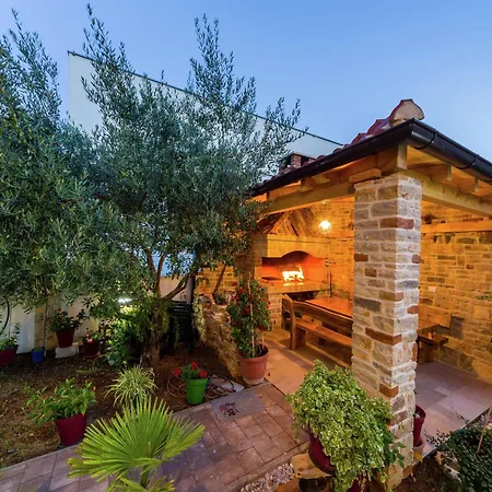 Apartamento Attractive In With Garden *